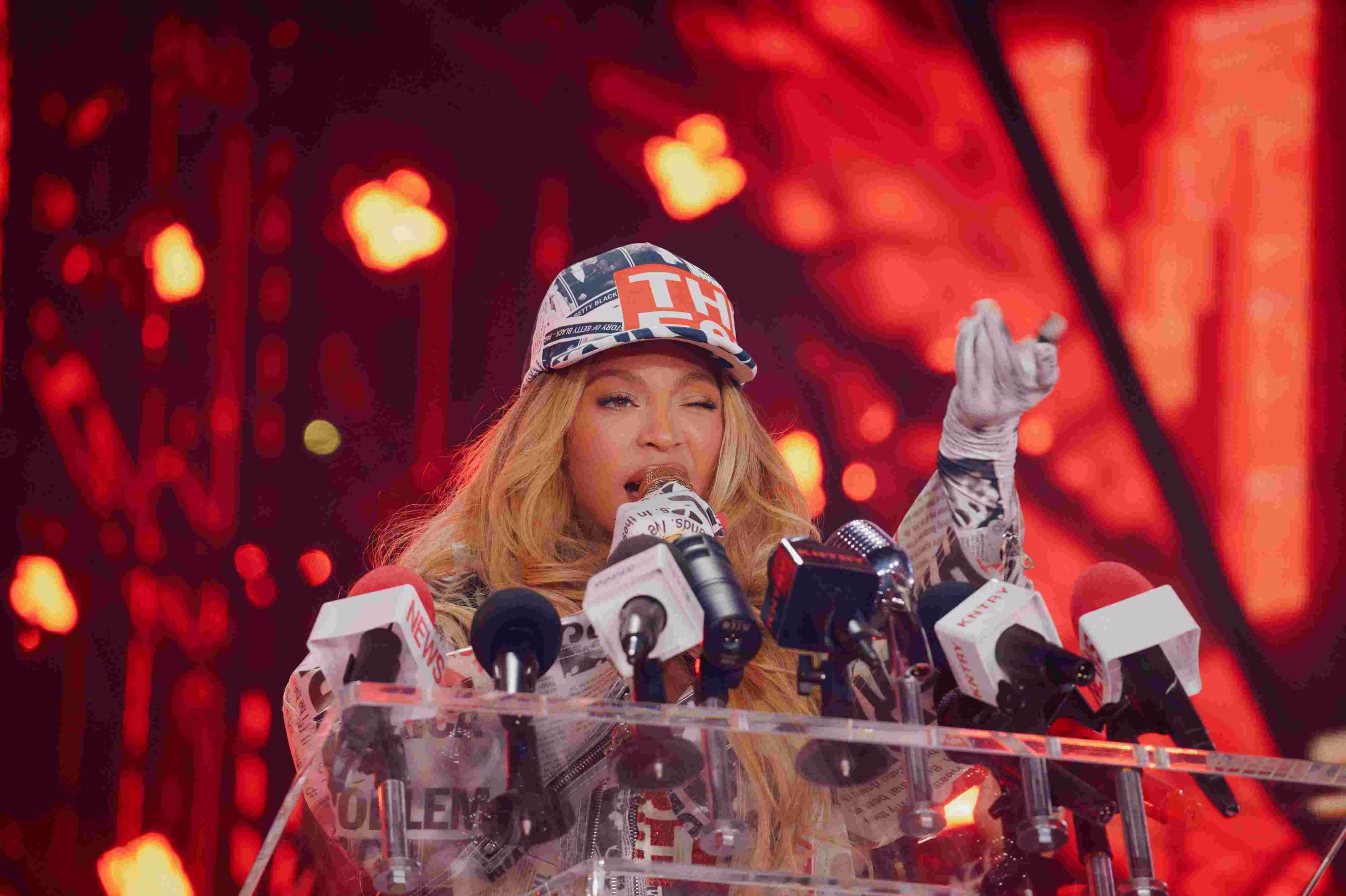 BEYONCE' WEARING DIESEL_20250428_CCT_LA_Dakdouk_02
